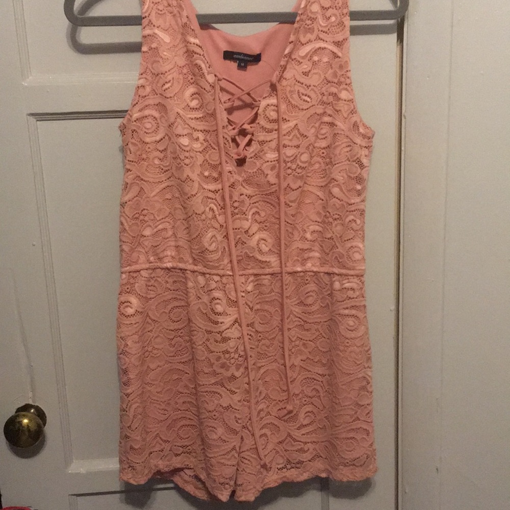Mauve lace up lace romper 💕
